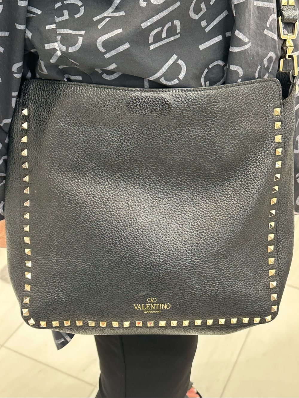 Valentino Garavani Black Leather Crossbody with Gold Studs - Picture 7 of 7